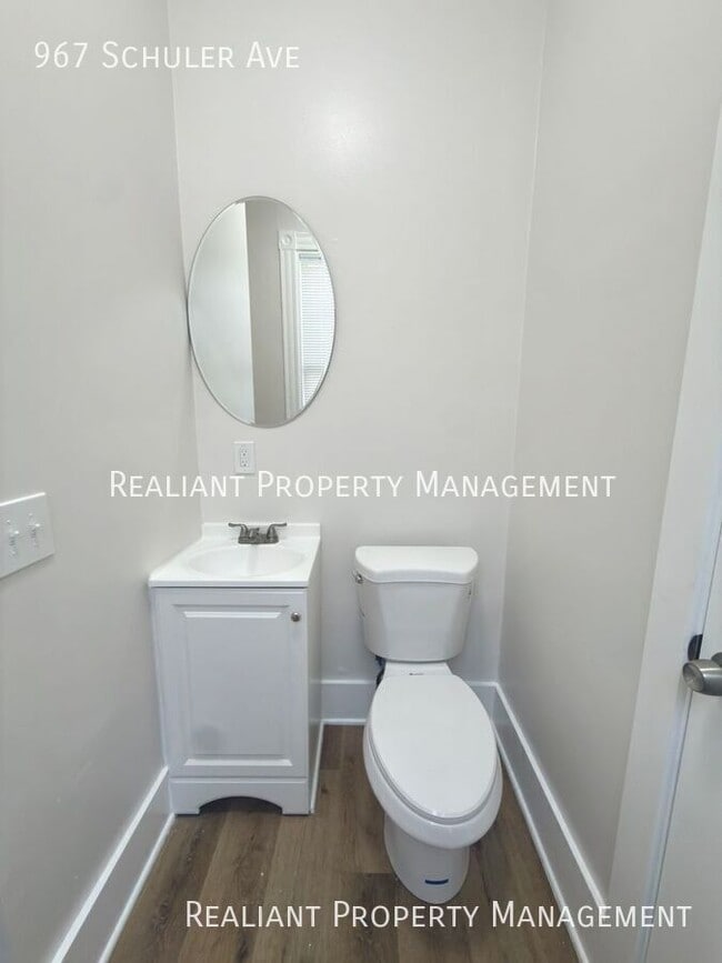 Building Photo - 967 Schuler Ave-