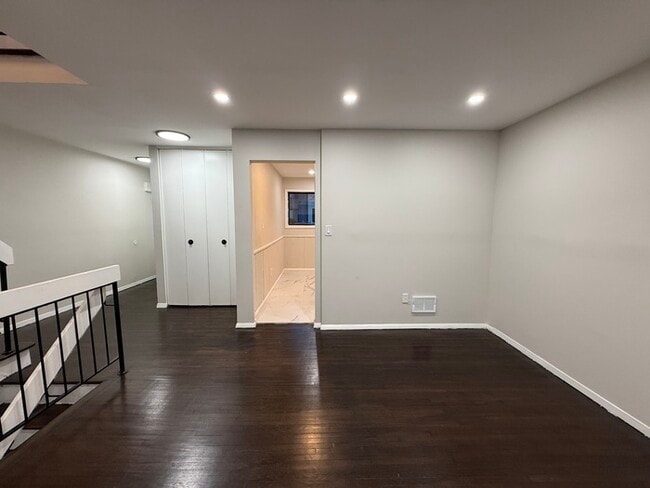 Building Photo - 440 Tall Oak Ln