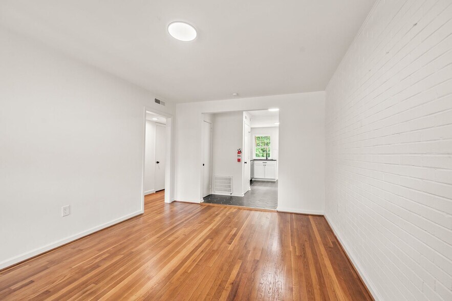 Building Photo - 1640 W Northwest Blvd