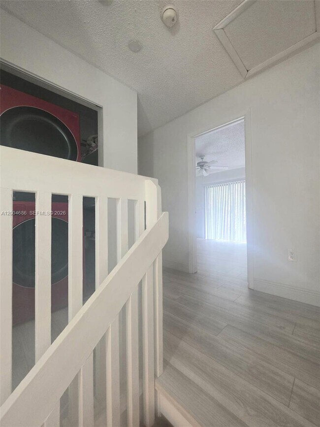 Building Photo - 8958 W Sample Rd