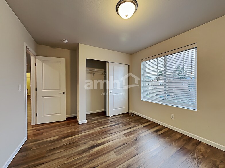 Building Photo - 2665 Link Ave