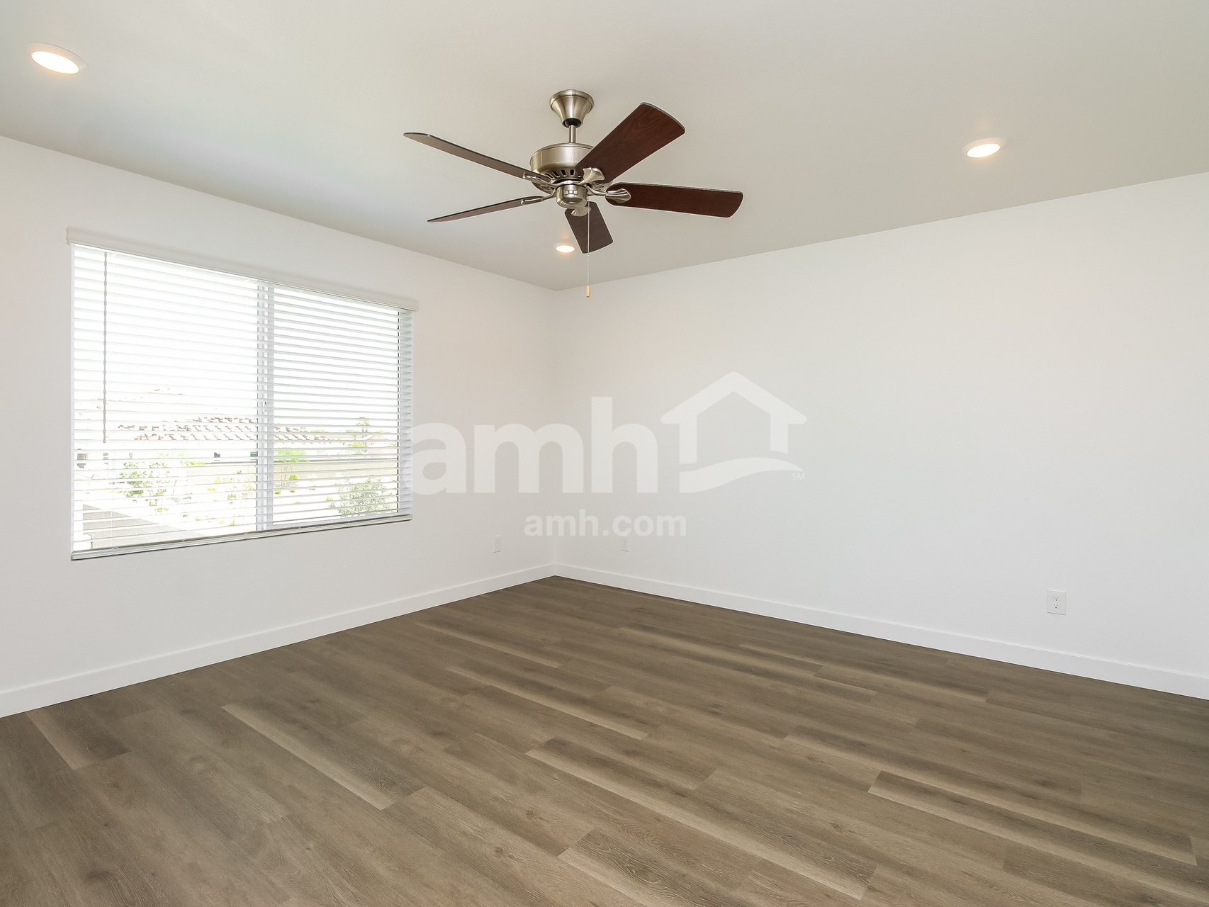 Building Photo - 20177 W Thomas Rd