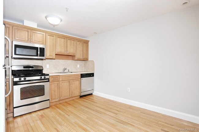 Building Photo - 21 E Central Ave