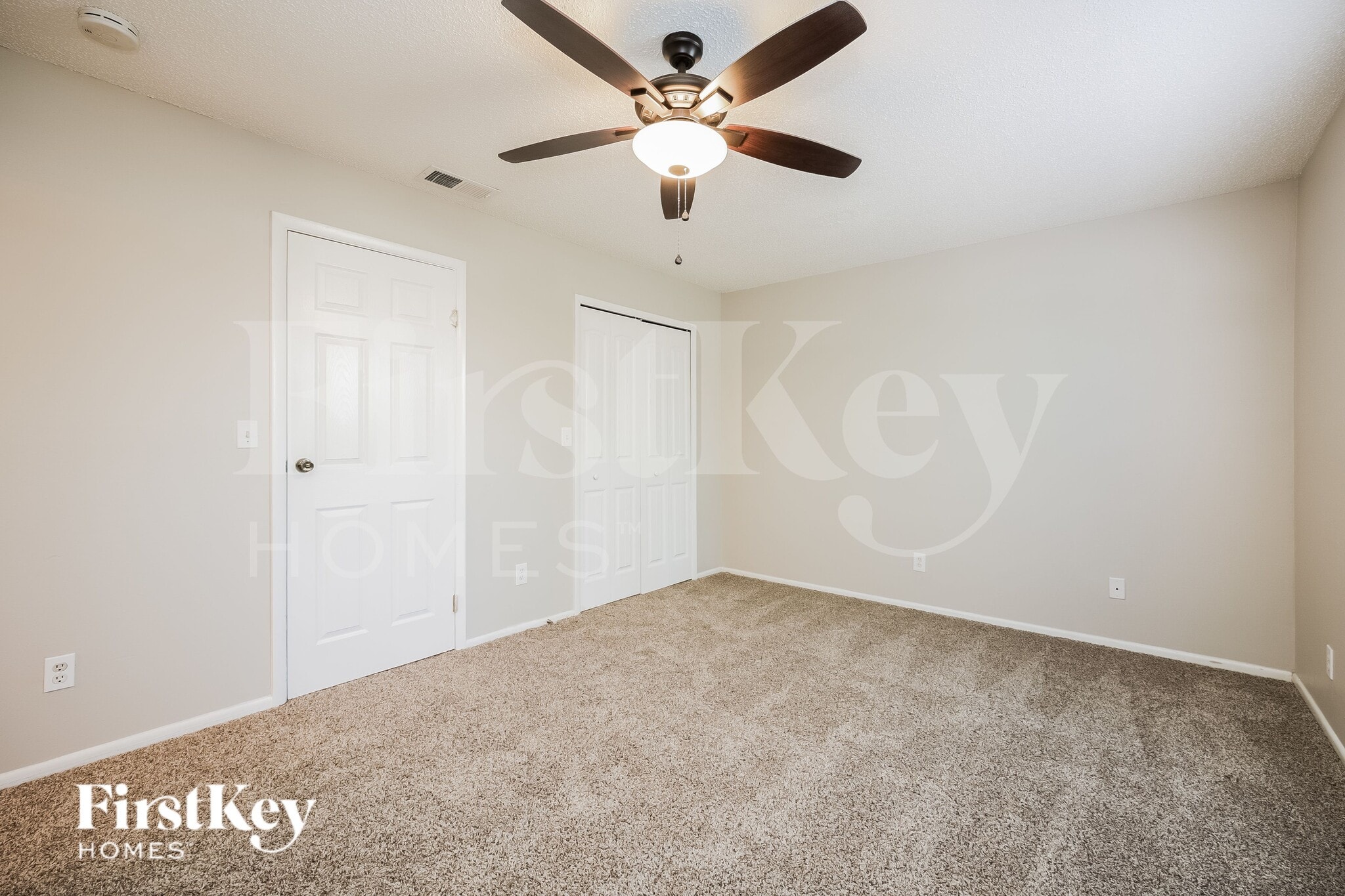 Building Photo - 727 SE 9th Pl