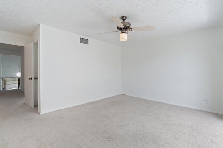 Building Photo - 609 Bridgewood Dr