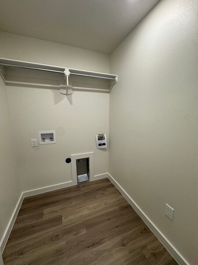 Building Photo - Brand New Construction 3/2/1 in Homestead!!!