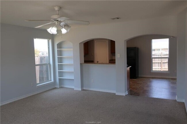 Building Photo - 4131 McFarland Dr