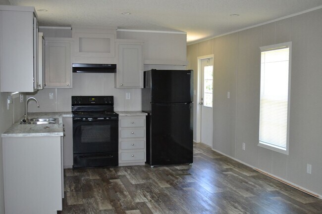 Building Photo - 155 Liles Dr