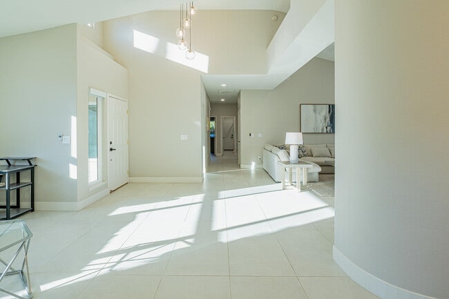 Building Photo - 40270 Eastwood Ln