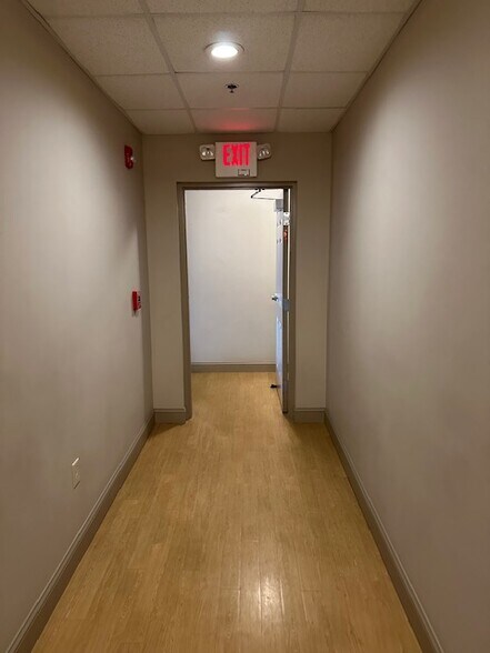 Building Photo - 1032 N Washington Ave