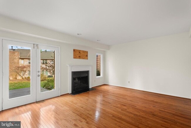 Building Photo - 11 Treaty Dr