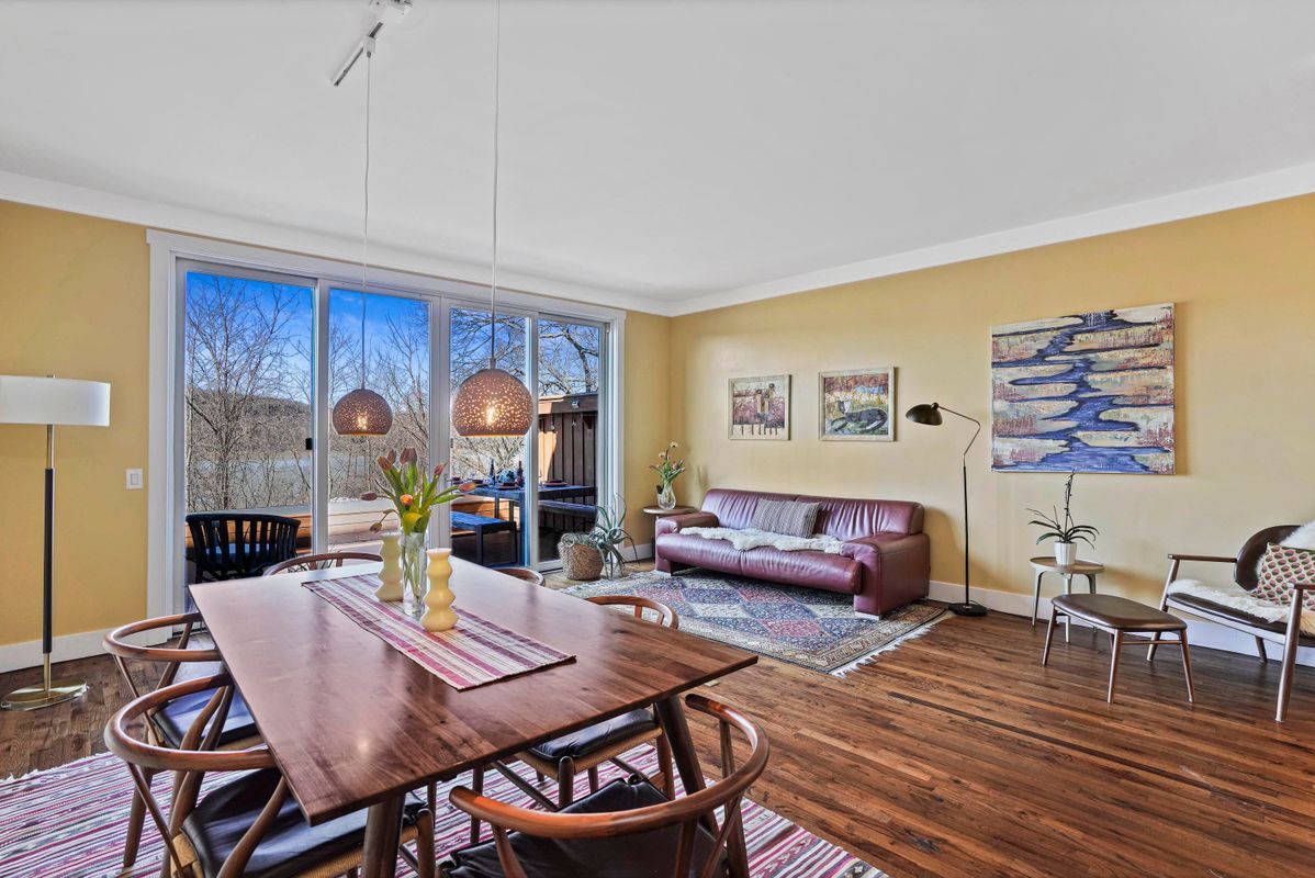 Building Photo - 493 Warburton Ave