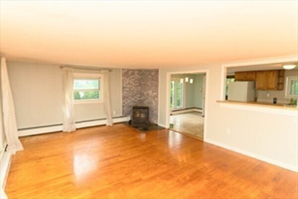 Building Photo - 10 Fair Oaks Rd