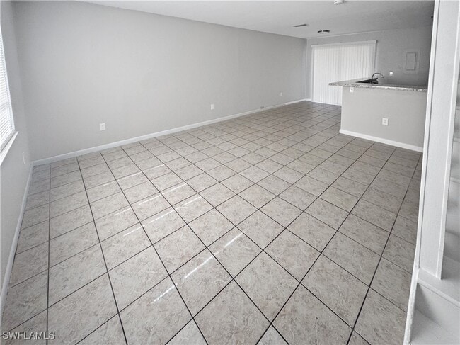Building Photo - 6635 Warwick Cir