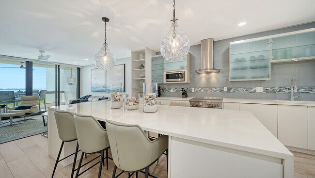 Building Photo - 1932 Harbourside Dr