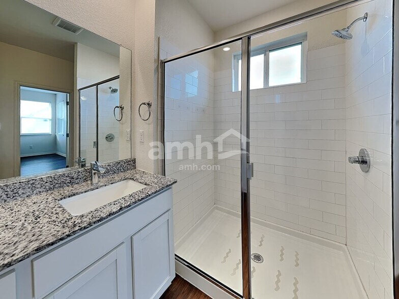 Building Photo - 2741 Meadowood Heights