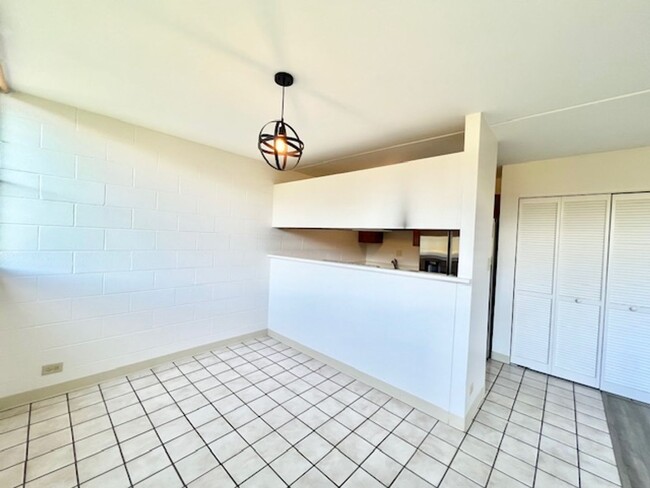 Building Photo - 2br/1ba/1pkg Apartment in Mililani