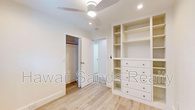 Building Photo - 4566 Sierra Dr