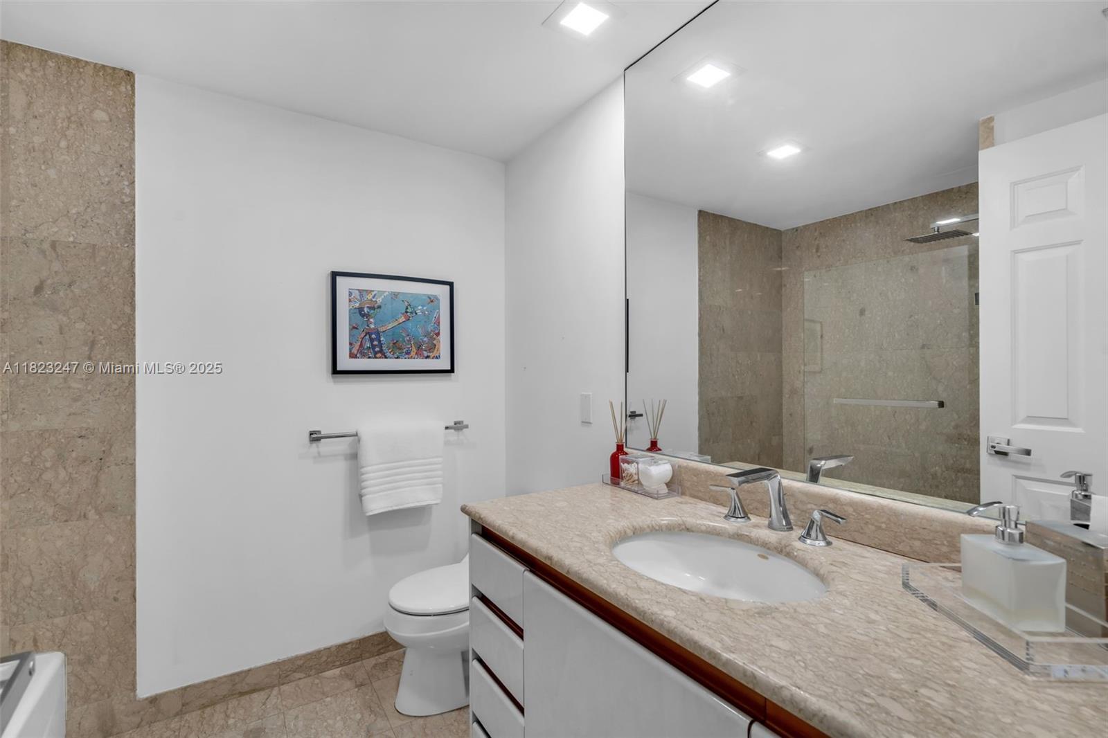 Building Photo - 1643 Brickell Ave