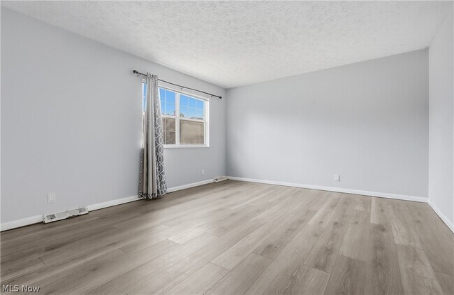 Building Photo - 1326 Aarons Way