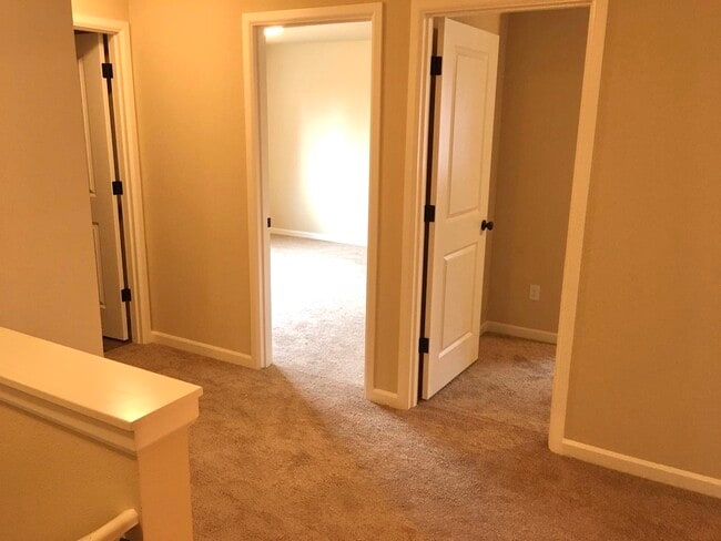 Building Photo - 197 Cloverdale Rd