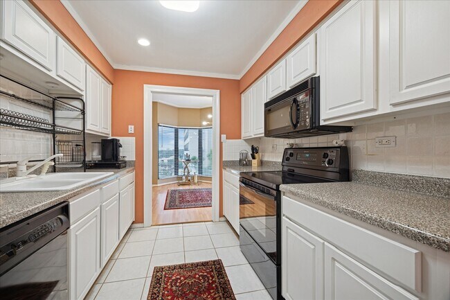 Building Photo - 661 Bering Dr