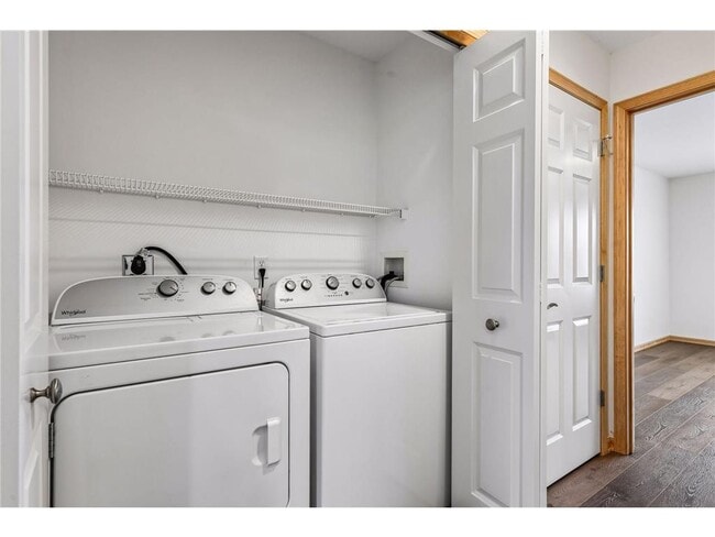 Building Photo - 2121 Village Trail