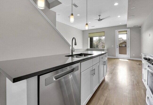 Building Photo - $2,895.95- 2 Bed/2.5-bathroom Townhome in Denver with Rooftop Deck!