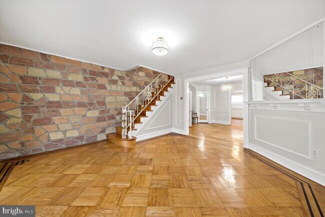 Building Photo - 5809 N 15th St