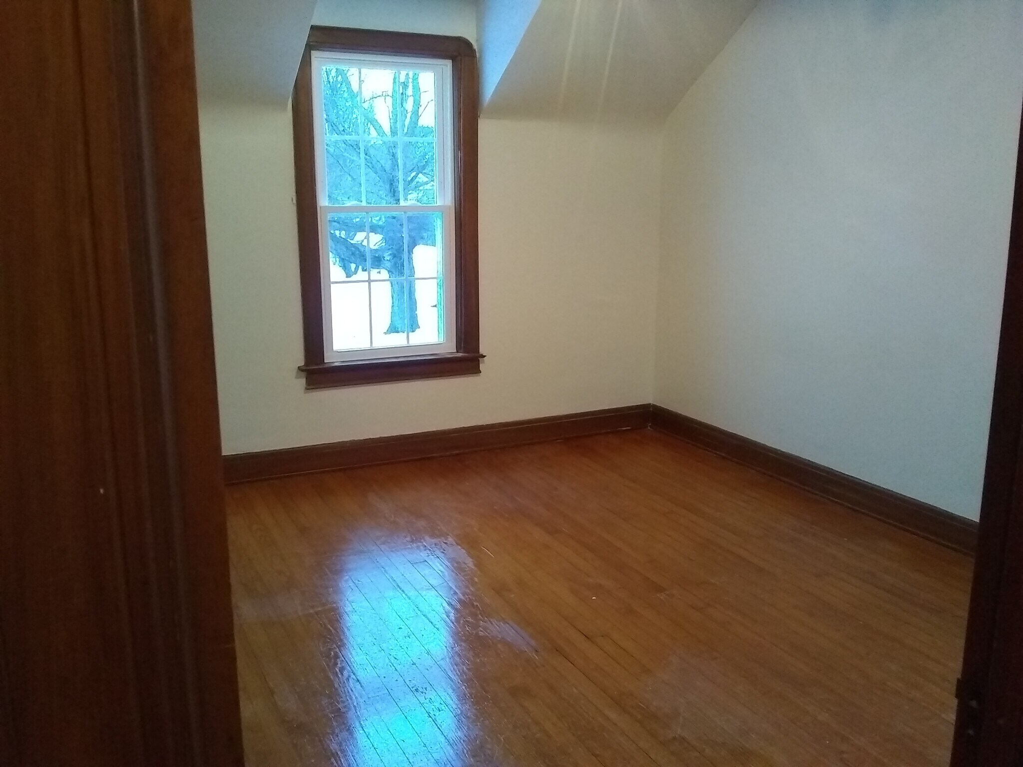 2nd bedroom (view from doorway) - 2105 Eastlawn Pkwy