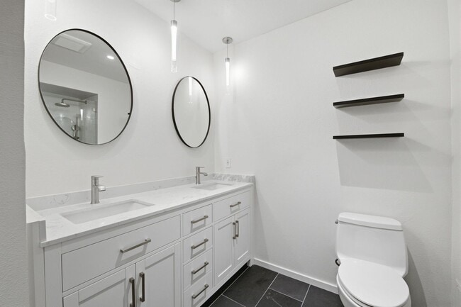 Building Photo - 8100 Oceanview Terrace