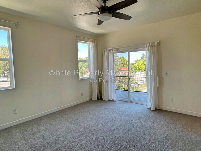 Building Photo - 2049 W 67th Pl