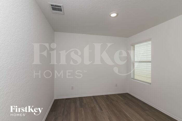 Building Photo - 14807 Greenfield Ml