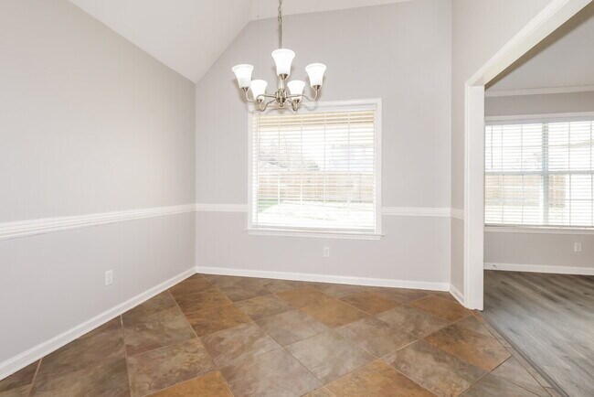 Building Photo - 1303 Chatman Way