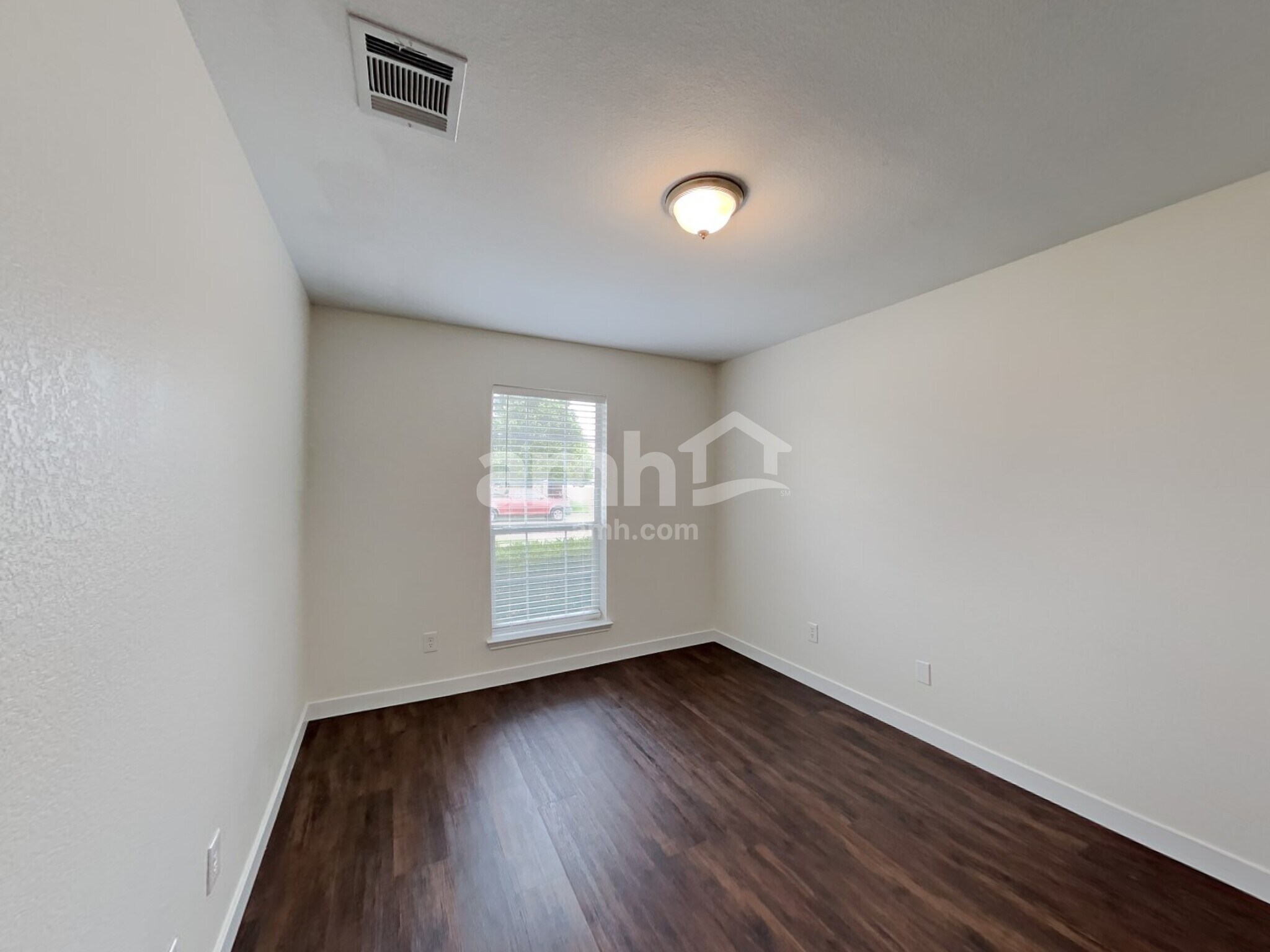 Building Photo - 120 Jennings Dr