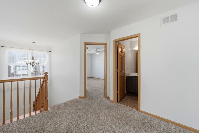 Building Photo - 1357 W Alder Creek Dr