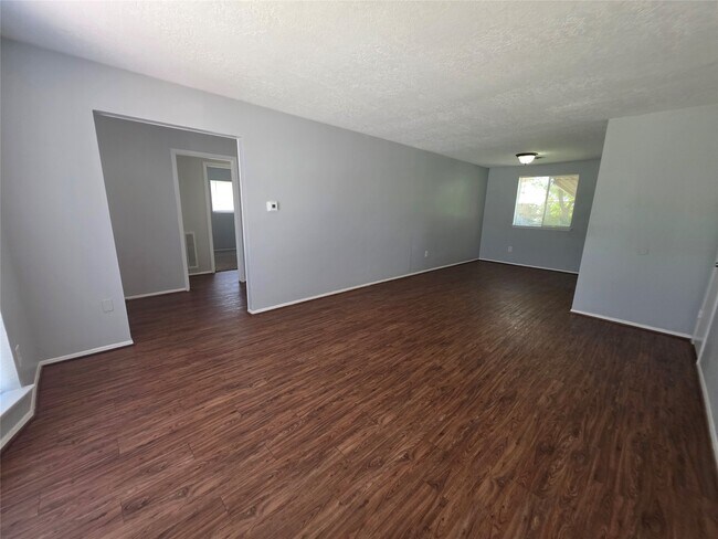 Building Photo - 508 Avondale Ln