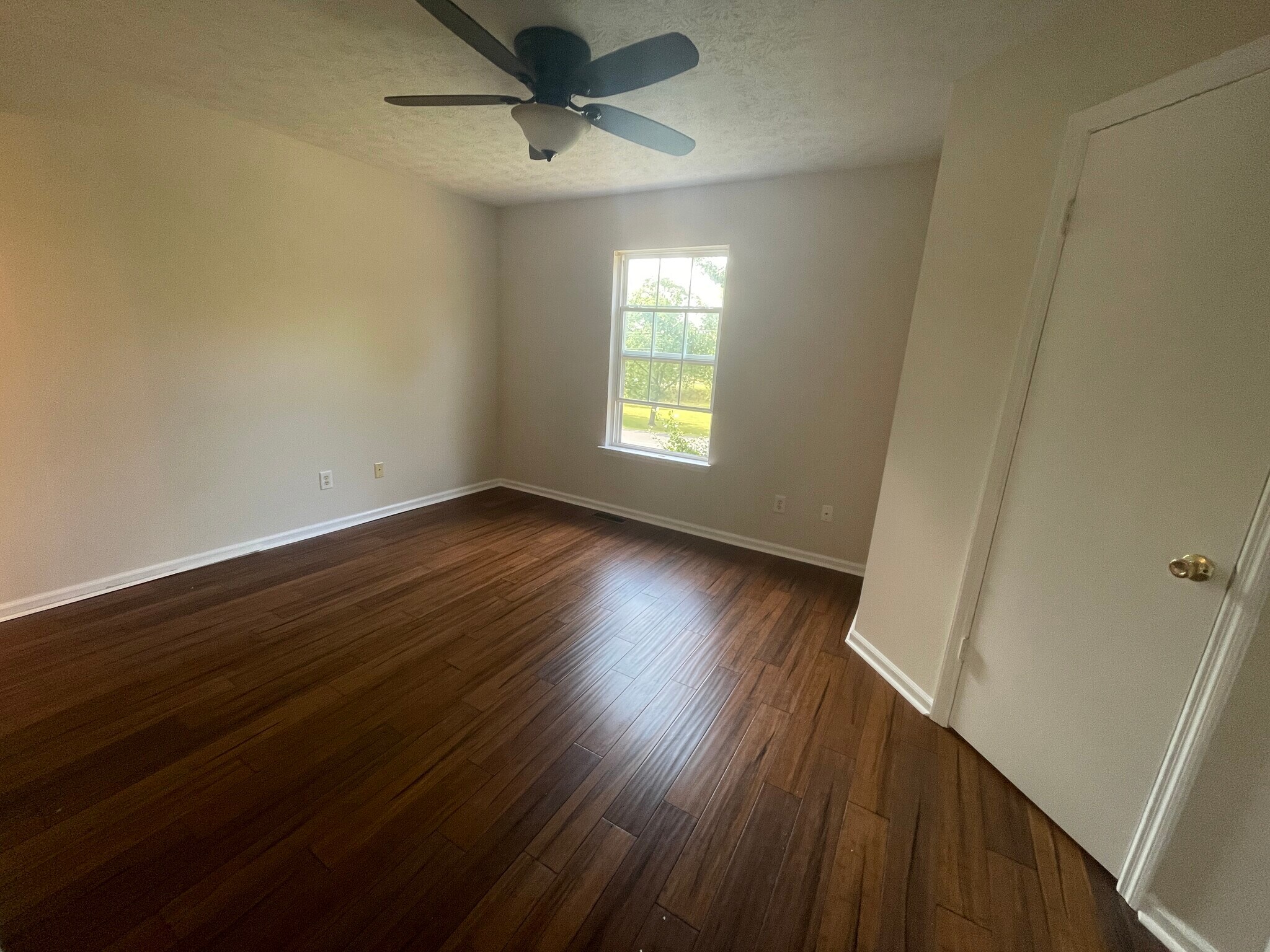 Building Photo - 104 Waterview Dr