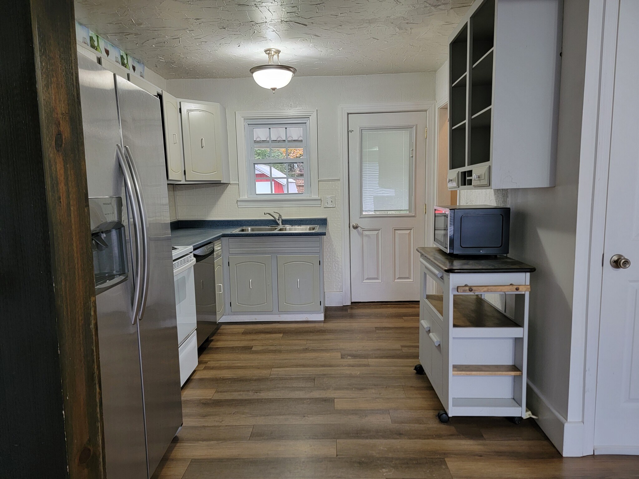 Building Photo - 100 E Elm St