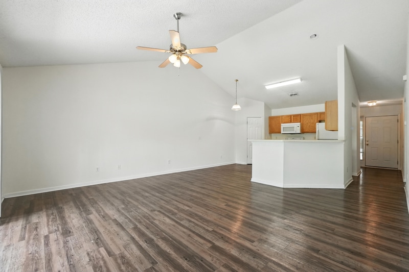 Building Photo - 70 Red Mill Dr