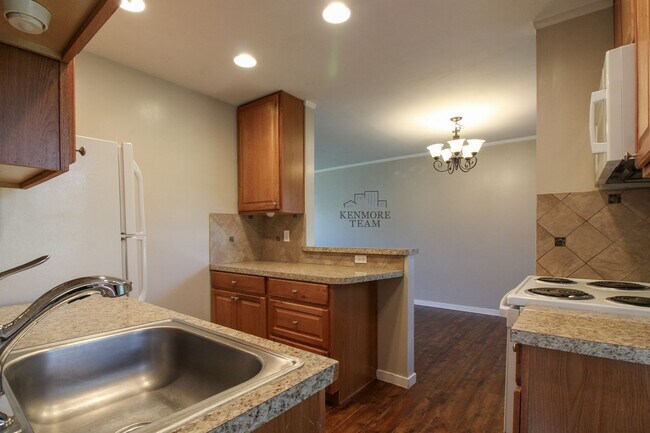 Building Photo - 2 Bedroom, 1 Bath Duplex in Central Richland