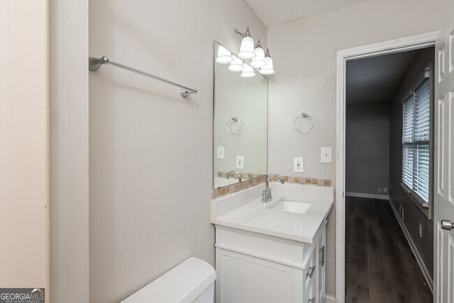 Building Photo - 2958 Quinbery Dr