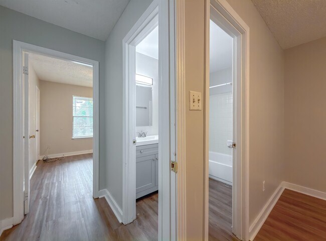 Building Photo - 3294 Nekoma Ln