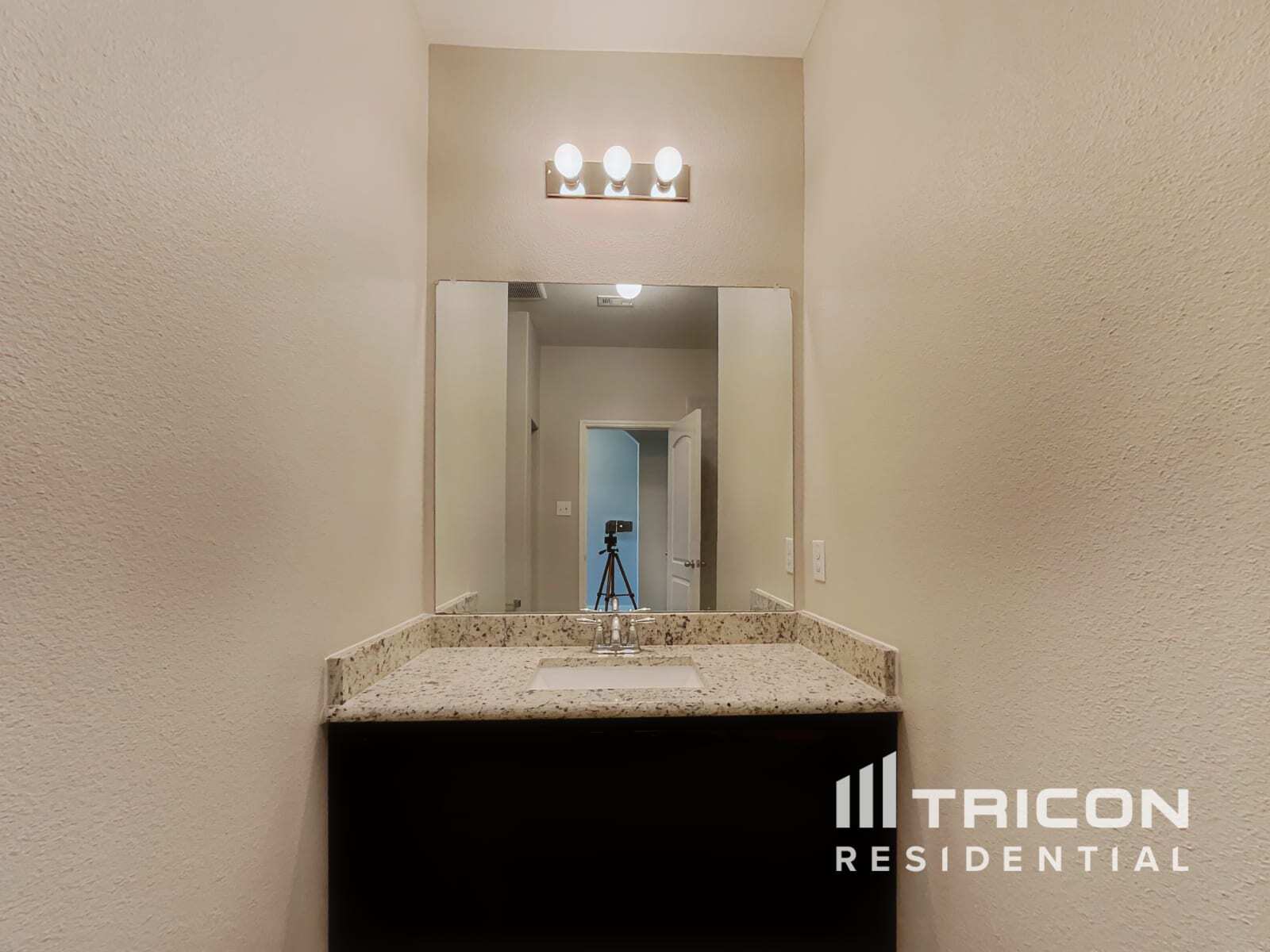 Building Photo - 216 Ryan St