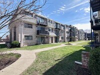 Building Photo - 8509 W Catherine Ave