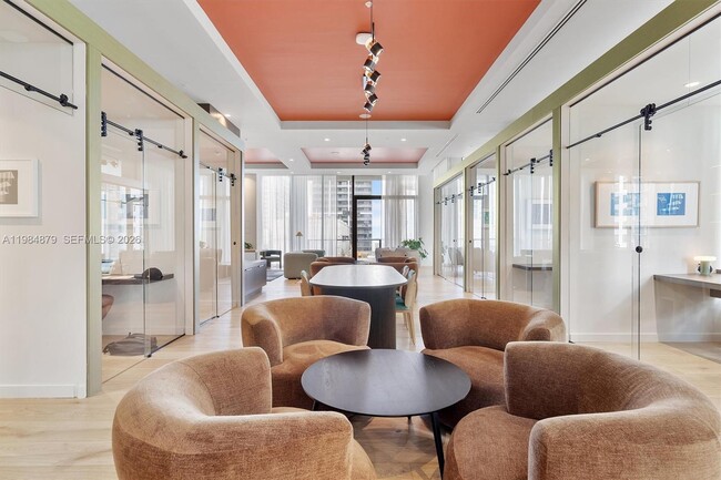 Building Photo - 11 NE 6th St