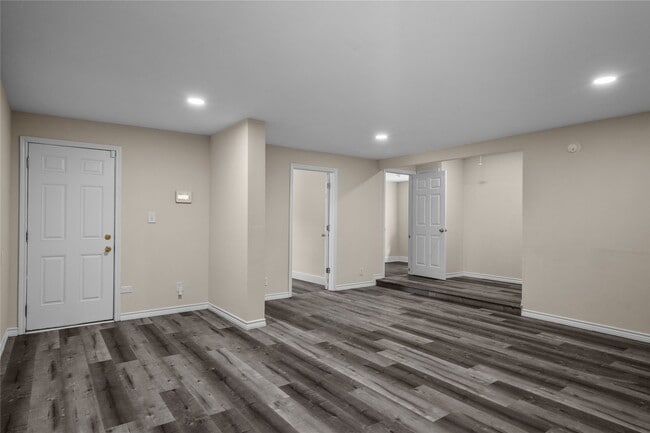 Building Photo - 1909 16th Ave N