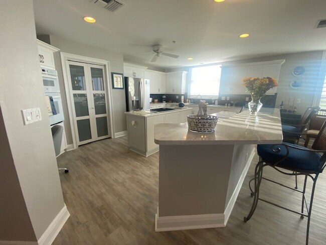 Building Photo - 15160 Harbour Isle Dr
