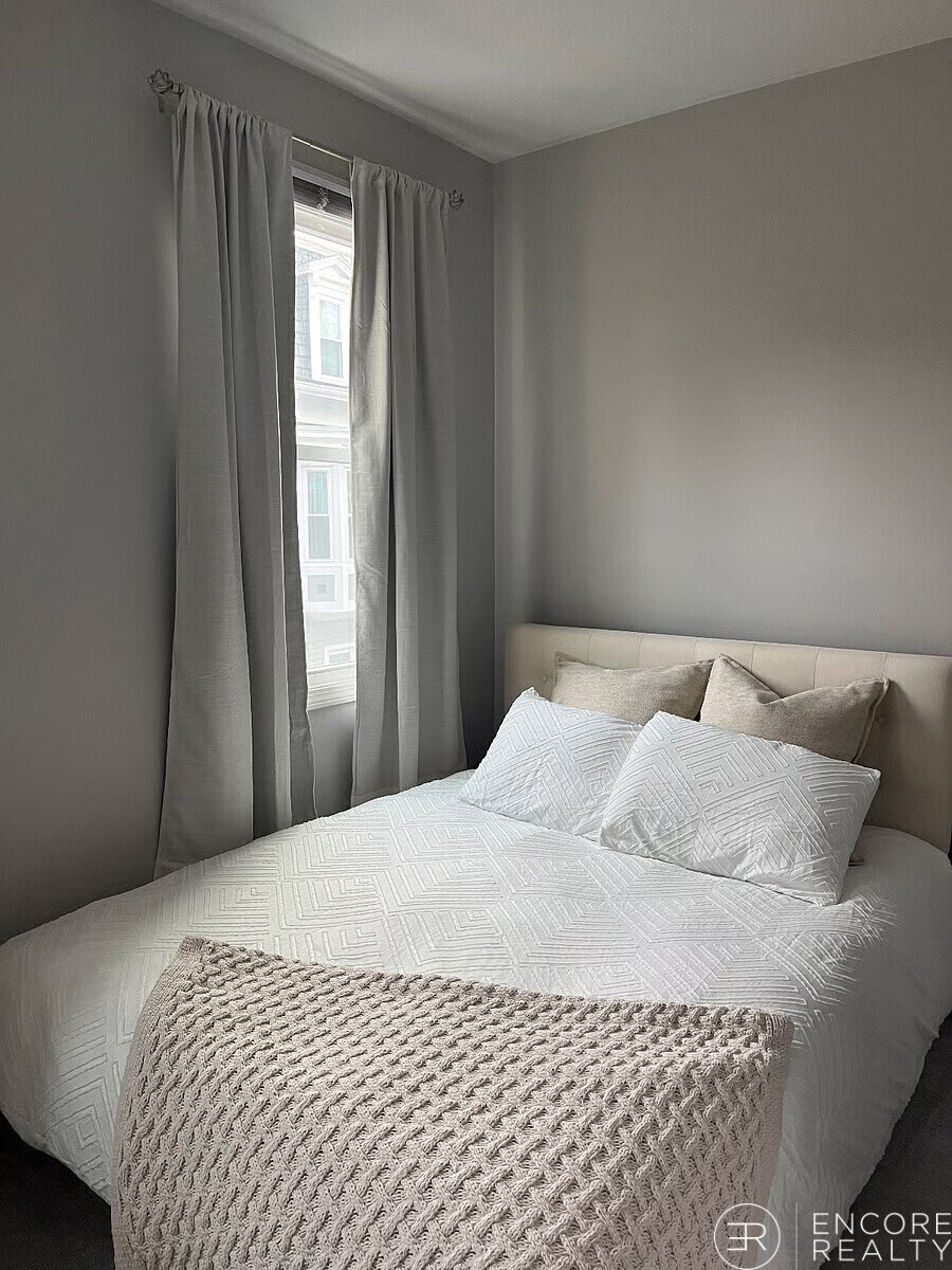 Building Photo - 142 High St