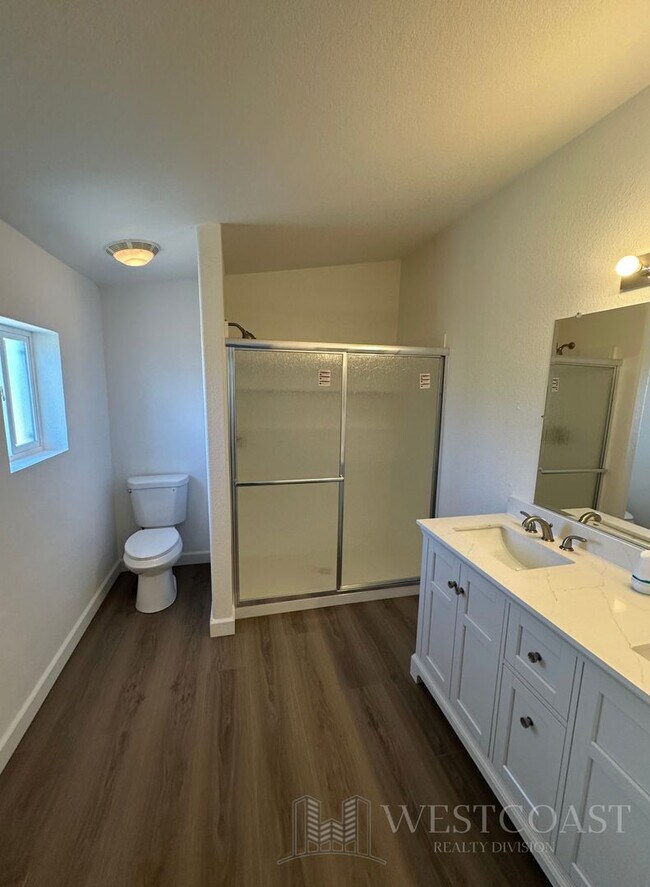 Building Photo - 41644 Valencia Way